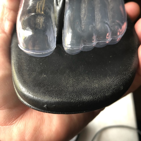 CHANEL Lambskin crystal encrusted gold link sandal - Picture 9 of 16